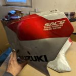 Ersatzteile Suzuki GSXR750 GSXR1100 GV73C 1987- Motor-Verkleidung Bug-Spoiler lower cowling belly-pan Ersatzteile Suzuki GSXR750 GSXR1100 GV73C 1987- Motor-Verkleidung Bug-Spoiler lower cowling belly-pan Suzuki GSXR750 GSXR1100 GV73C 1987 Motor Verkleidung Bug Spoiler lower cowling belly pan 94471 17c0 16