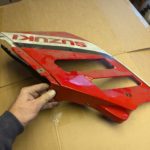 Ersatzteile Suzuki GSXR750 J-K Seiten-Verkleidung side-cover V Links Ersatzteile Suzuki GSXR750 J-K Seiten-Verkleidung side-cover V Links Suzuki GSXR750 J K Seiten Verkleidung side cover V Links 94441 17c0 16