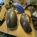 Ersatzteile Suzuki GSXR750 K0-K2 GSXR1000 K1 K2 Carbon Radlauf Spritzschutz Schutzblech Kotflügel rear fender Suzuki GSXR750 K0 K2 GSXR1000 K1 K2 Carbon Radlauf Spritzschutz Schutzblech Kotfluegel rear fender 4